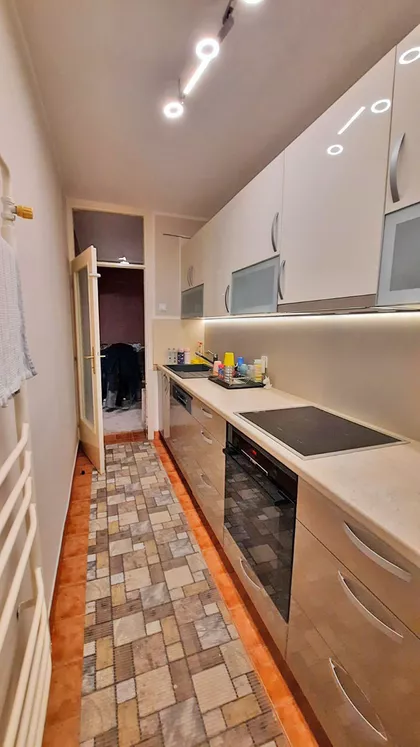 PARISKE KOMUNE | 4zida.rs