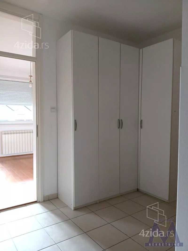 Petosoban stan | 4zida