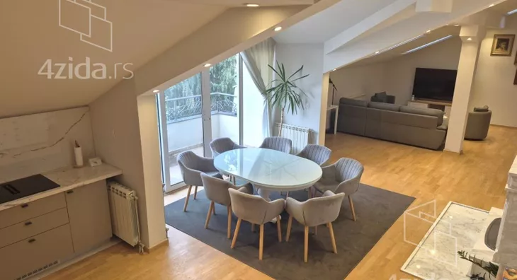 Četvoroiposoban stan | 4zida