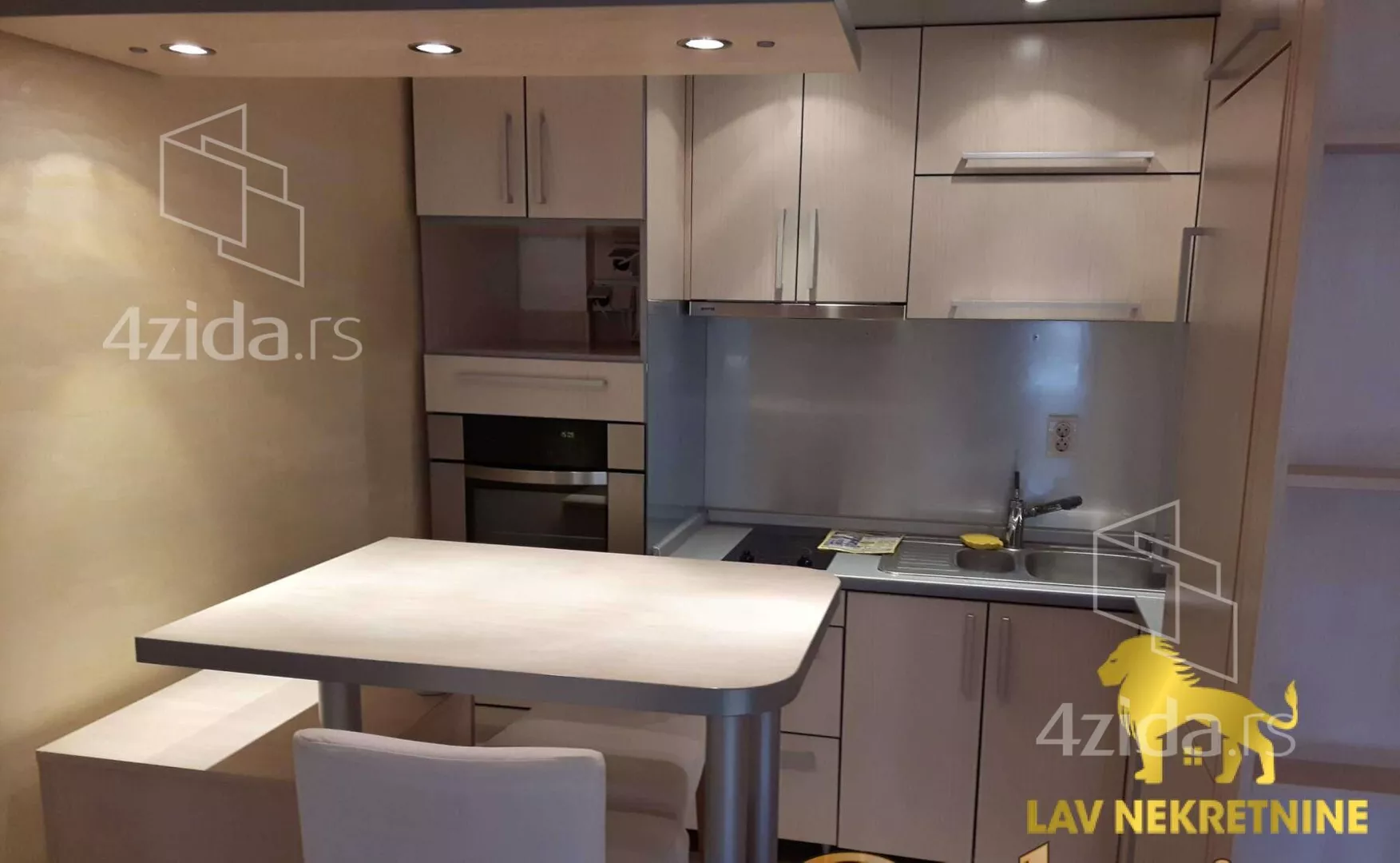 Jednoiposoban stan | 4zida