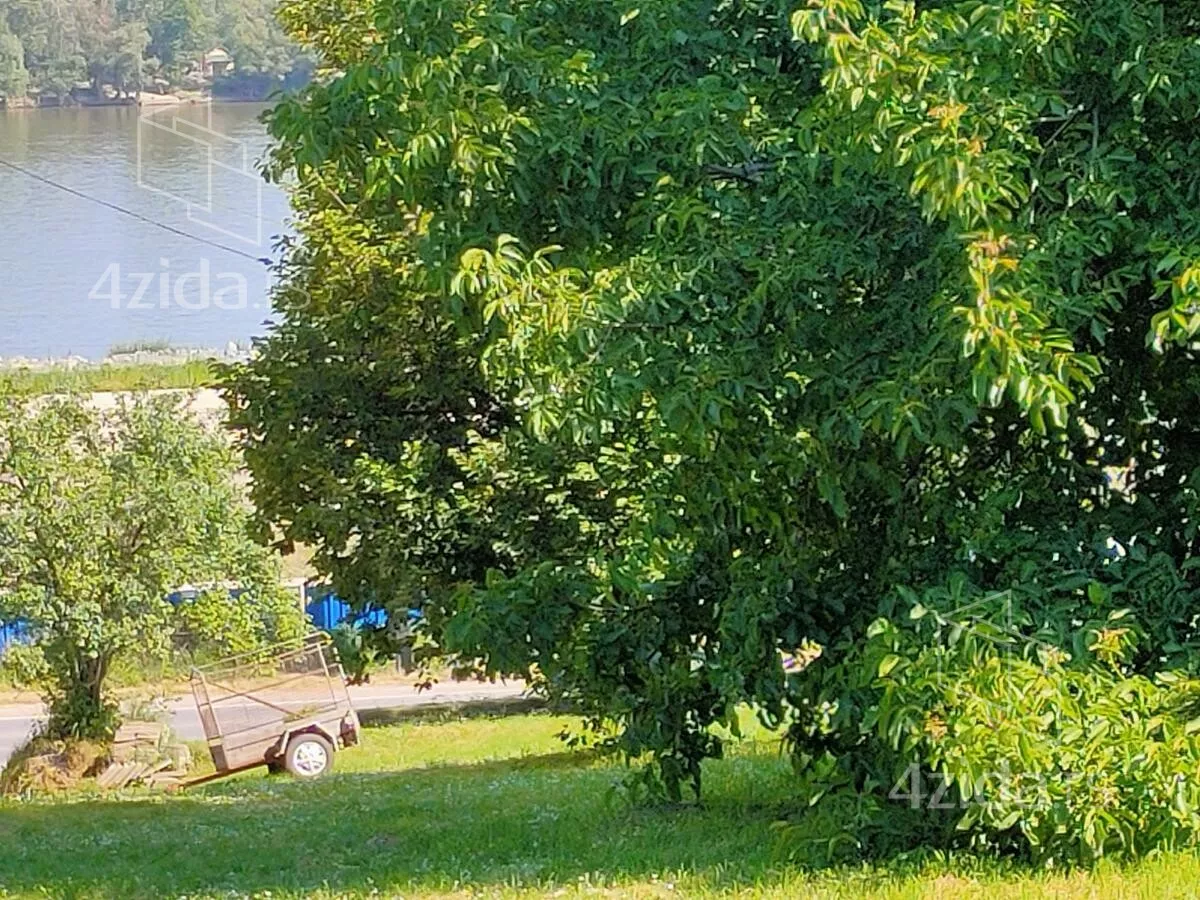 Plac | 4zida