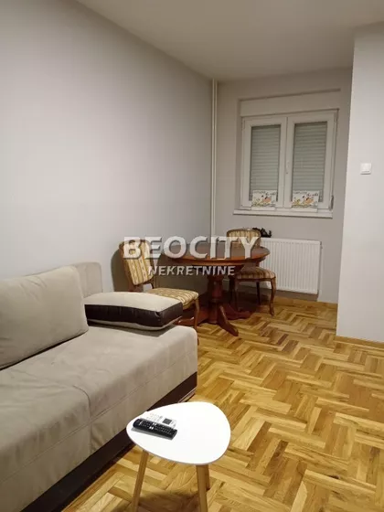 Pavla Papa | 4zida.rs