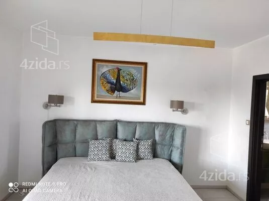 Šestosoban stan | 4zida