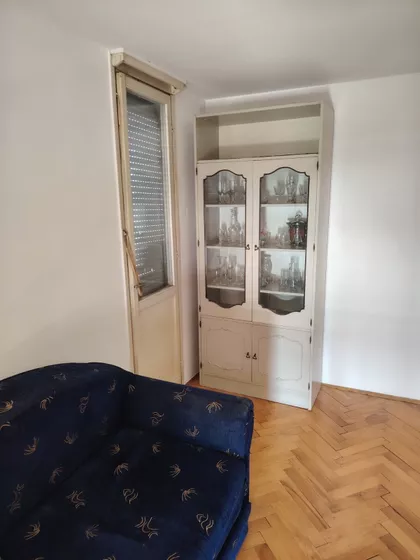 Dušana Uroševića 12 | 4zida.rs
