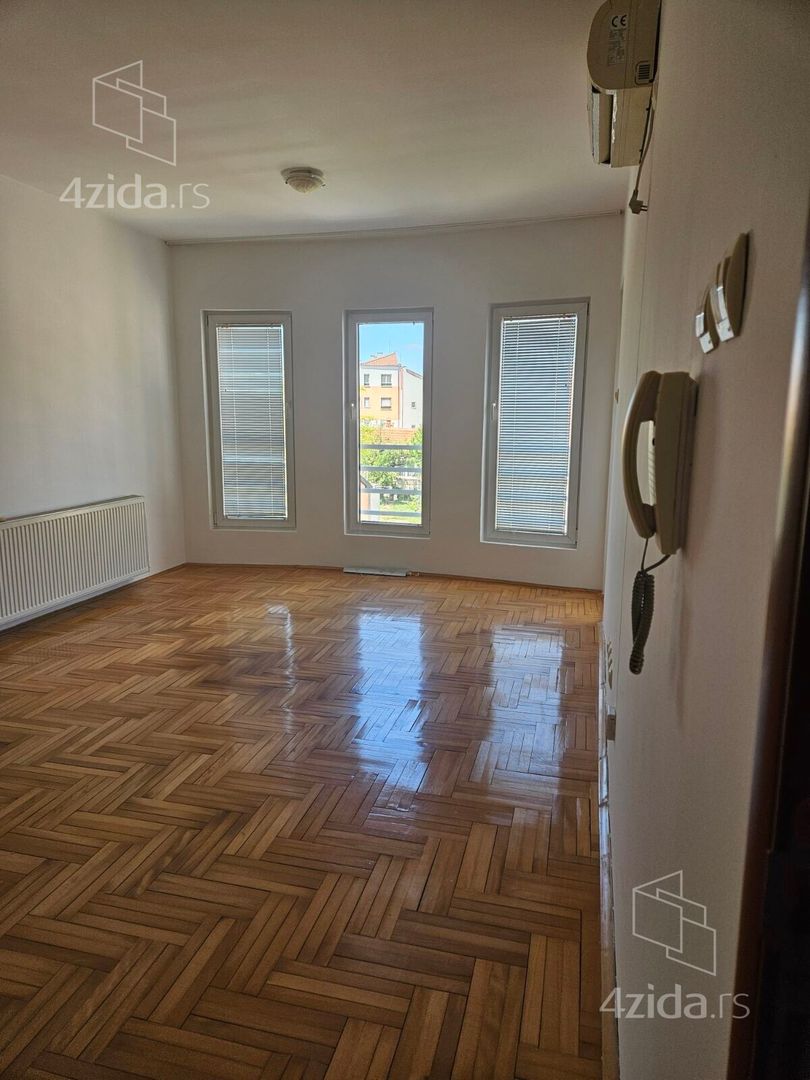 Apartment in Kruševac - More