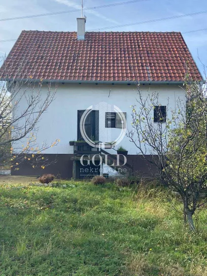 Spomenička | 4zida.rs