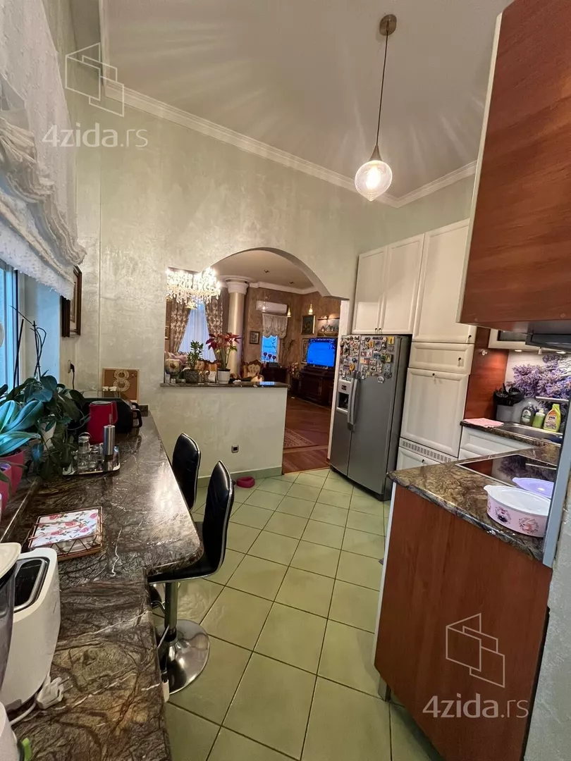 Petosoban stan | 4zida