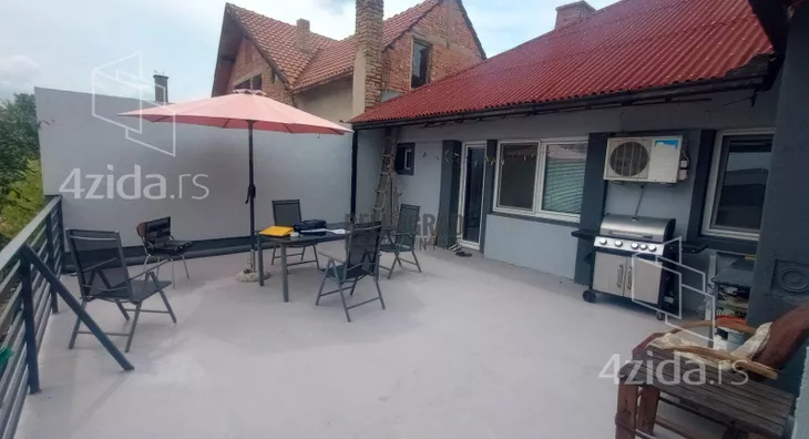 Šestosoban stan | 4zida