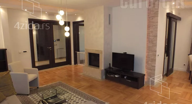 Četvoroiposoban stan | 4zida