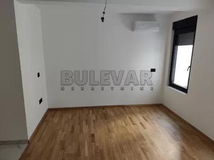 Cara Dušana | 4zida.rs