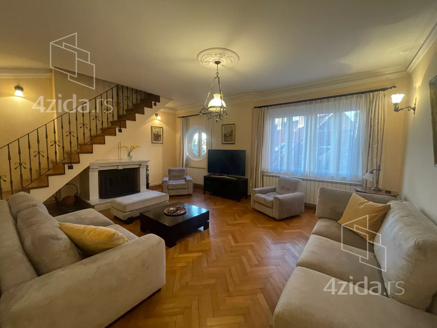 Petosoban stan | 4zida