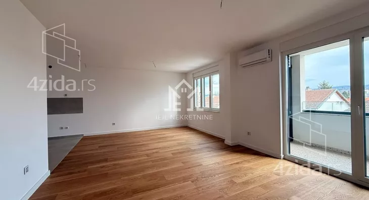 Petosoban stan | 4zida