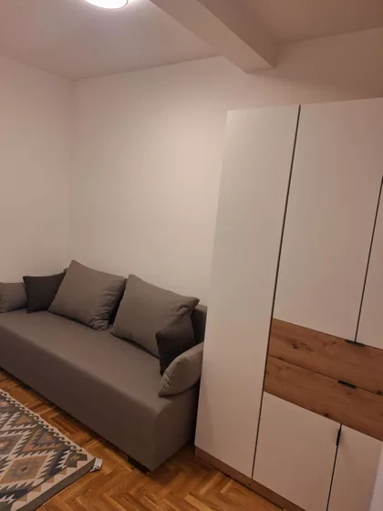 Simona Bolivara | 4zida.rs