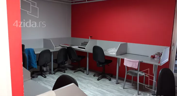 Poslovna zgrada | 4zida