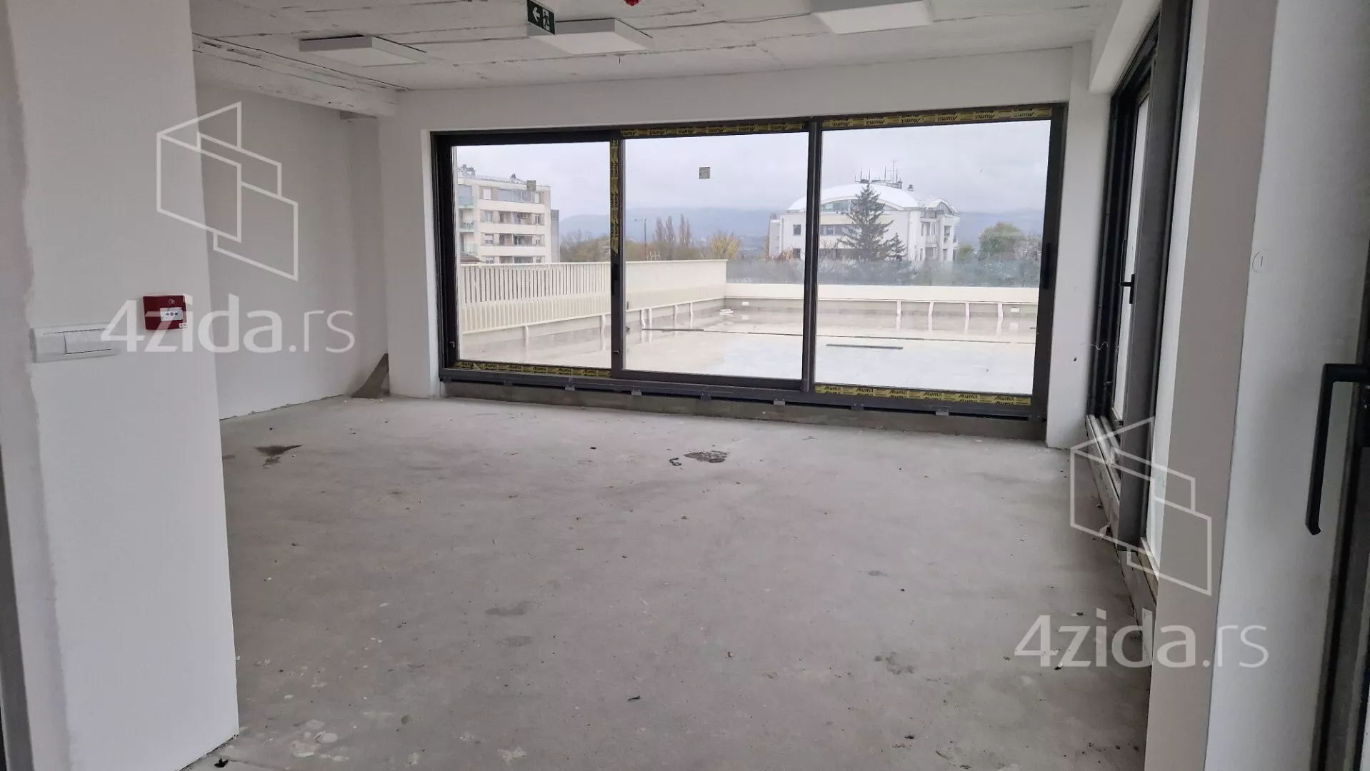 Poslovni prostor | 4zida