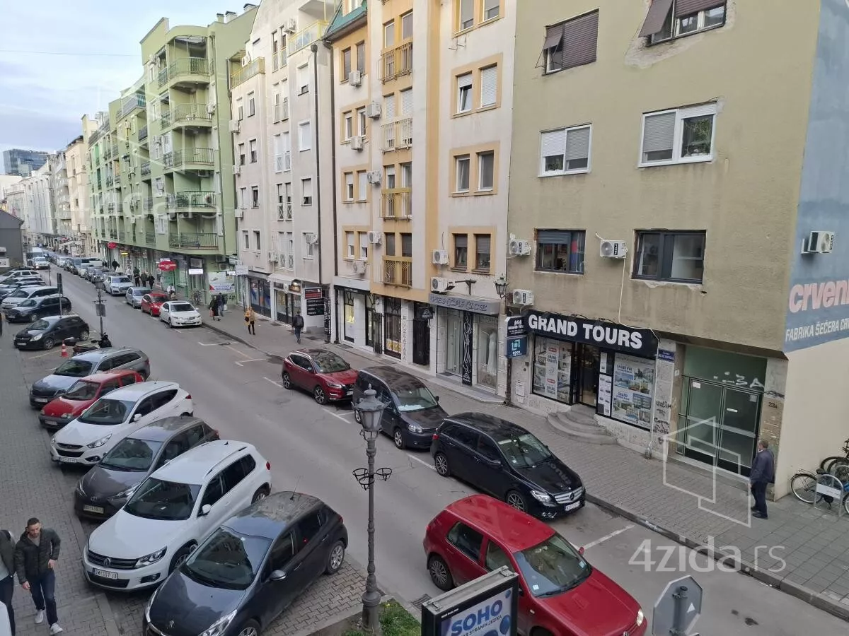 Troiposoban stan | 4zida