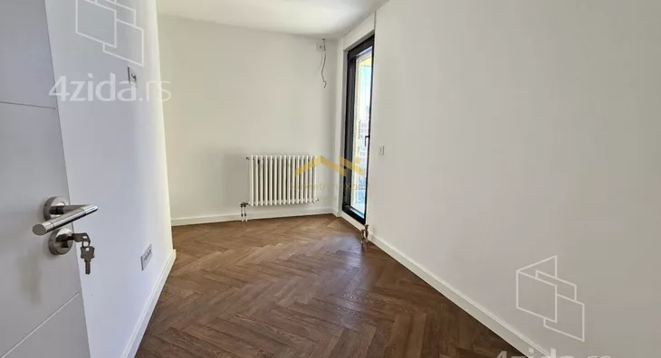 Četvoroiposoban stan | 4zida