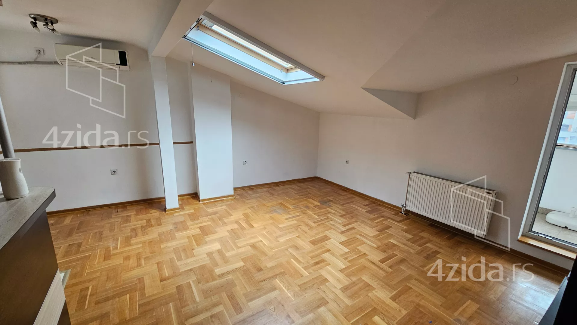 Dvoiposoban stan | 4zida