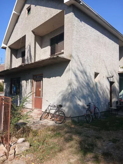 Žarka Zrenjanina 15 | 4zida.rs