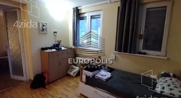 Četvoroiposoban stan | 4zida
