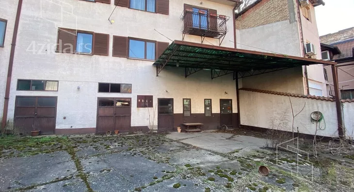 3-etažna kuća | 4zida