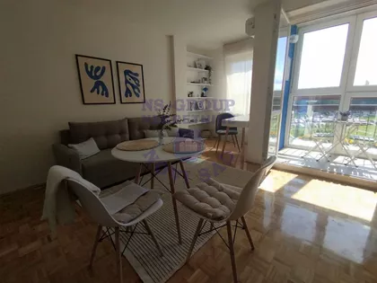 Bulevar Cara Lazara | 4zida.rs