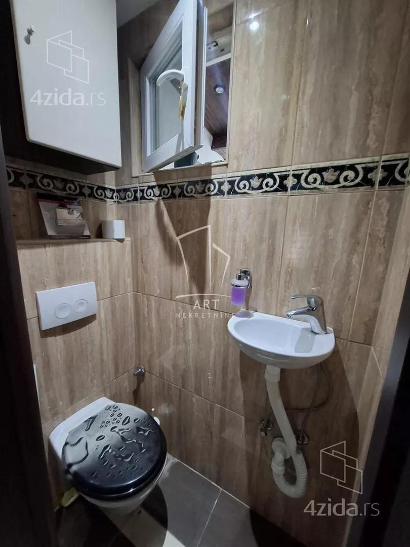 Petosoban stan | 4zida