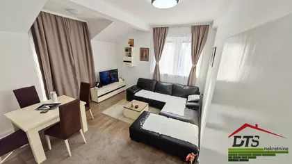 Crveni Pevac | 4zida.rs