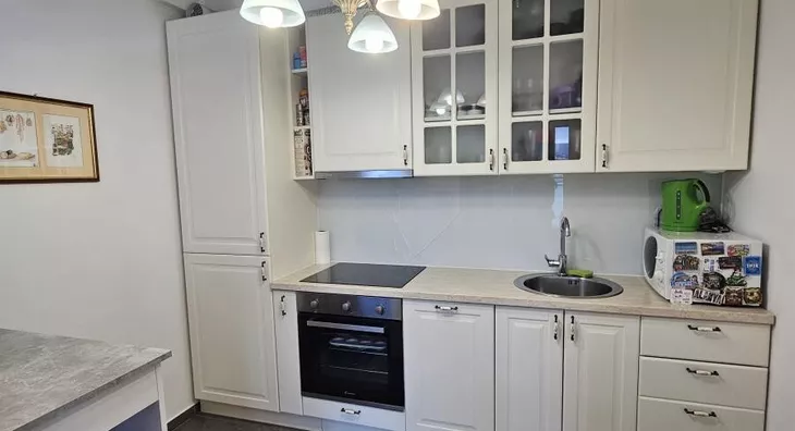 Šestosoban stan | 4zida