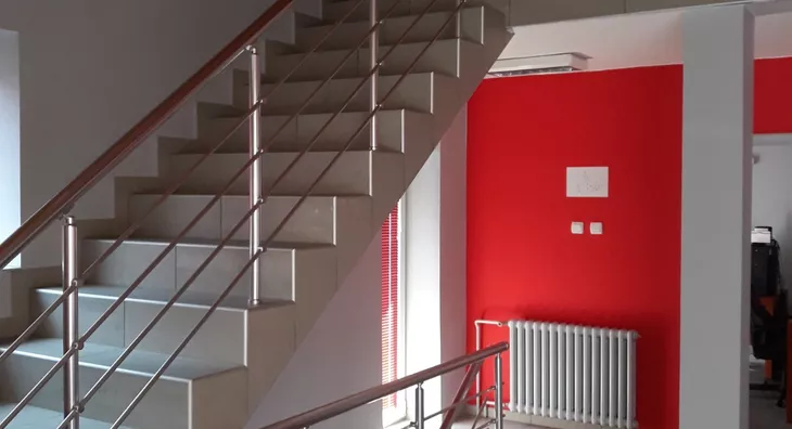 Poslovna zgrada | 4zida