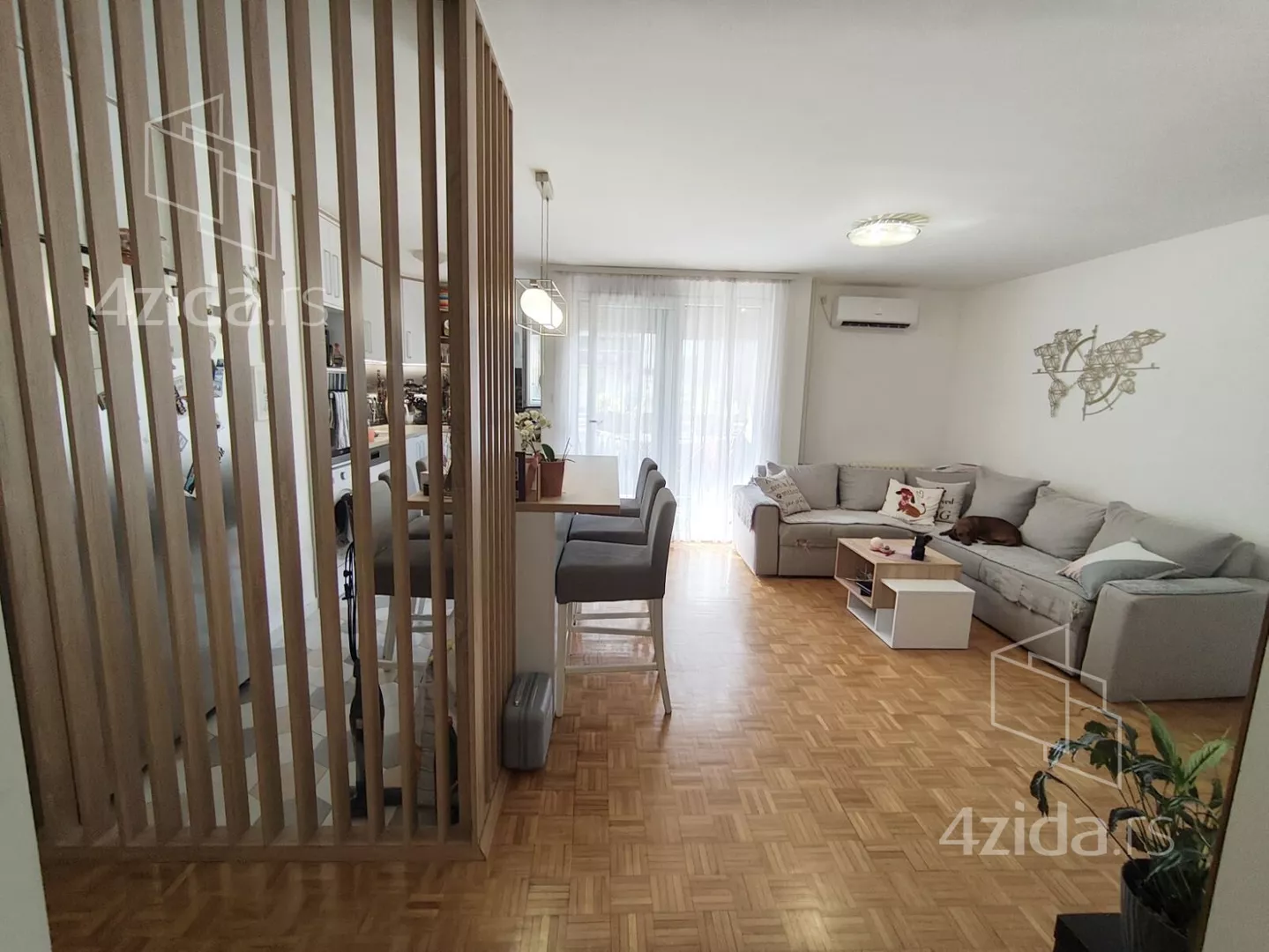Troiposoban stan | 4zida