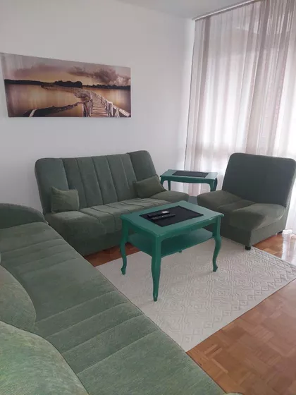 Vukov Spomenik | 4zida.rs