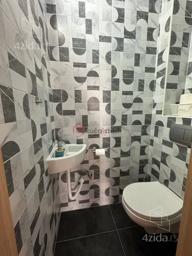 Petosoban stan | 4zida