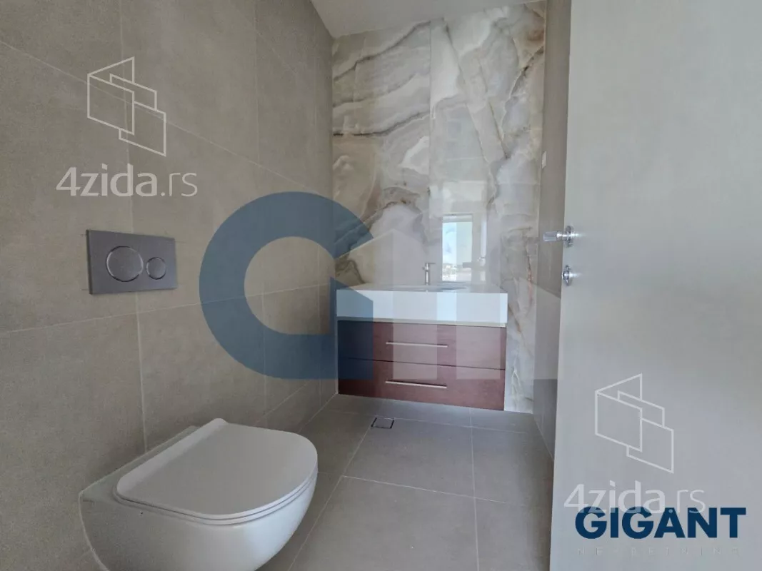 Petosoban stan | 4zida