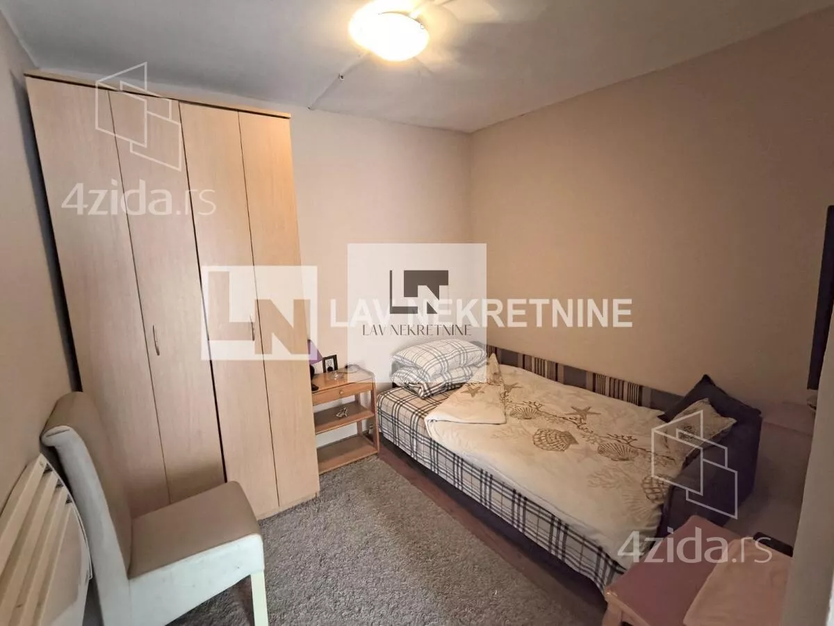 Petosoban stan | 4zida