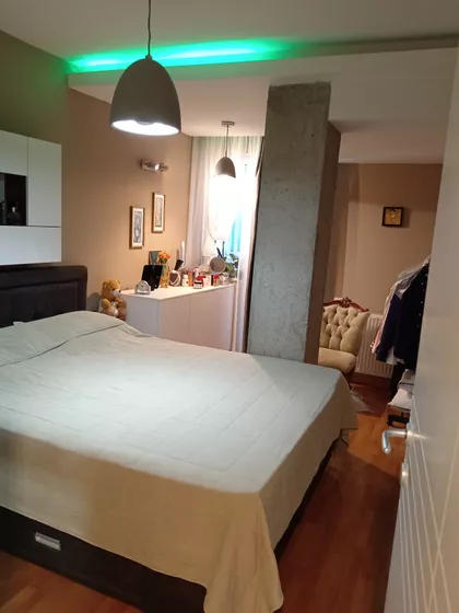 Crveni Pevac | 4zida.rs