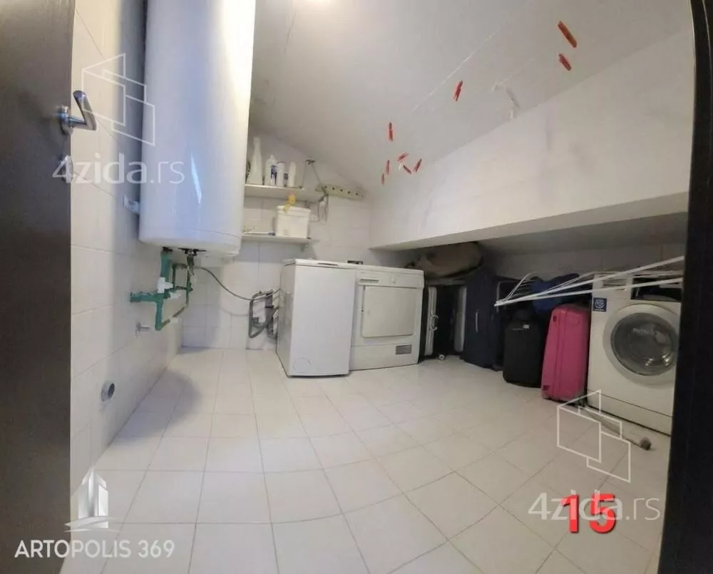 Petosoban stan | 4zida