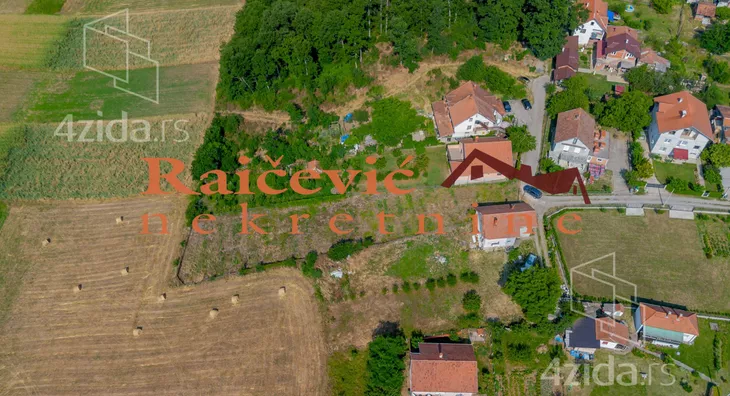 Plac | 4zida