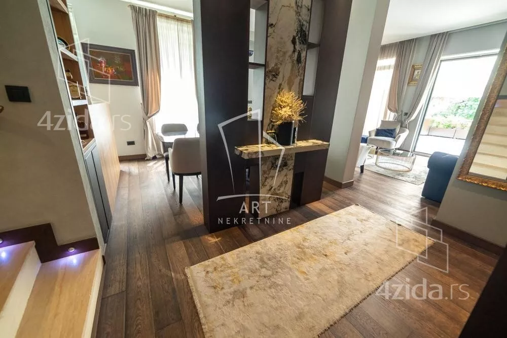 Petosoban stan | 4zida