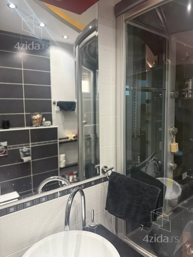 Četvoroiposoban stan | 4zida