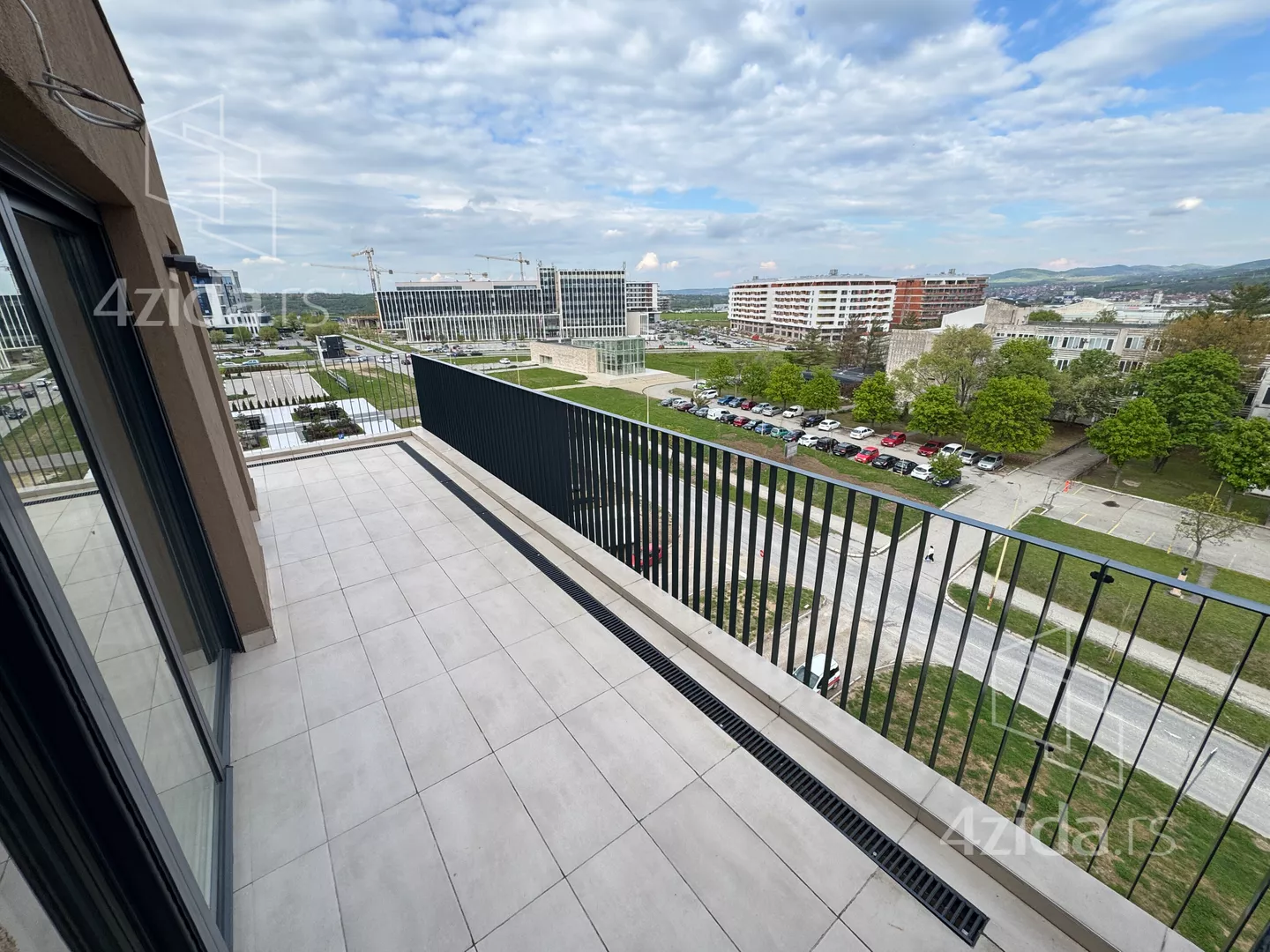 Troiposoban stan | 4zida