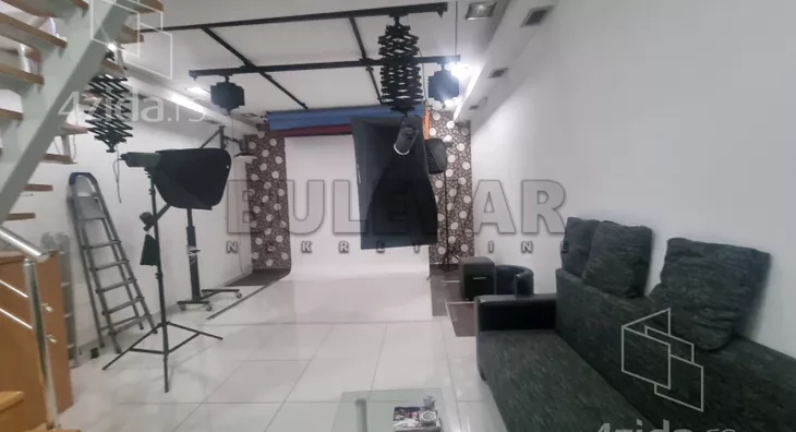 Lokal | 4zida