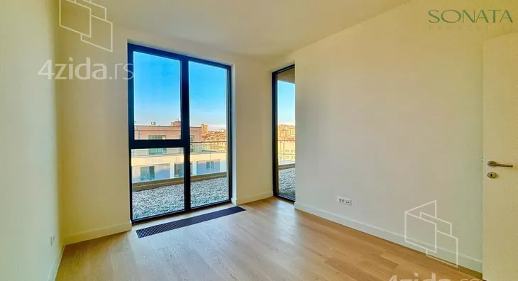 Šestosoban stan | 4zida