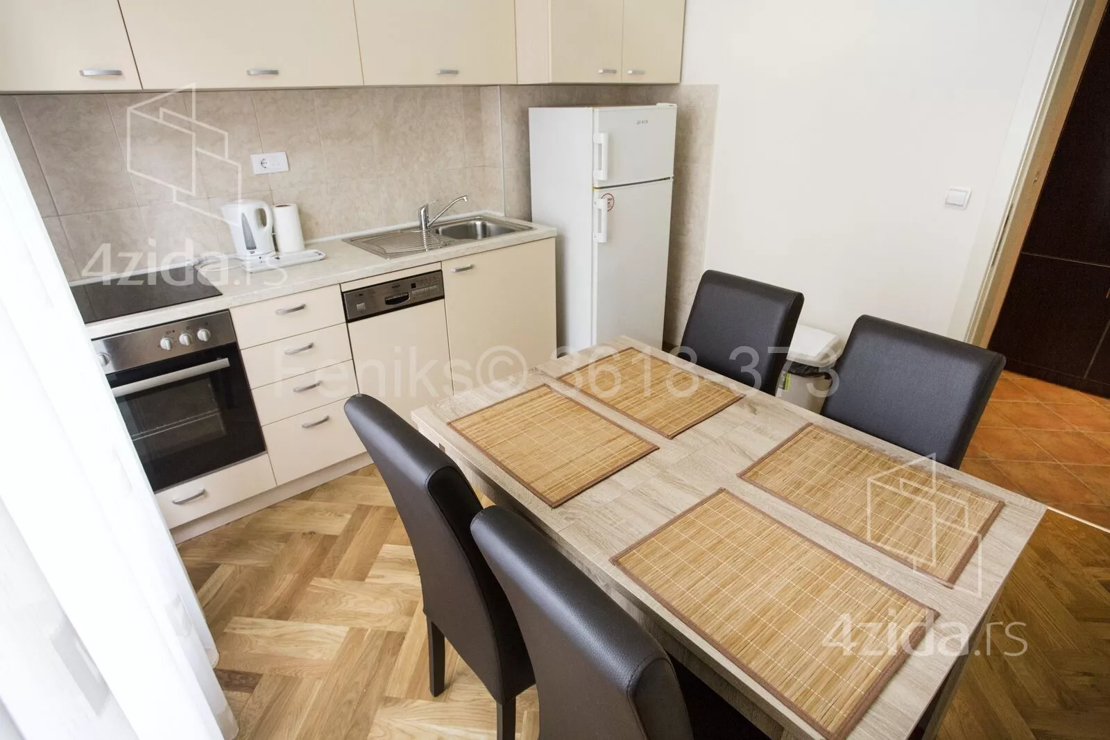 Troiposoban stan | 4zida