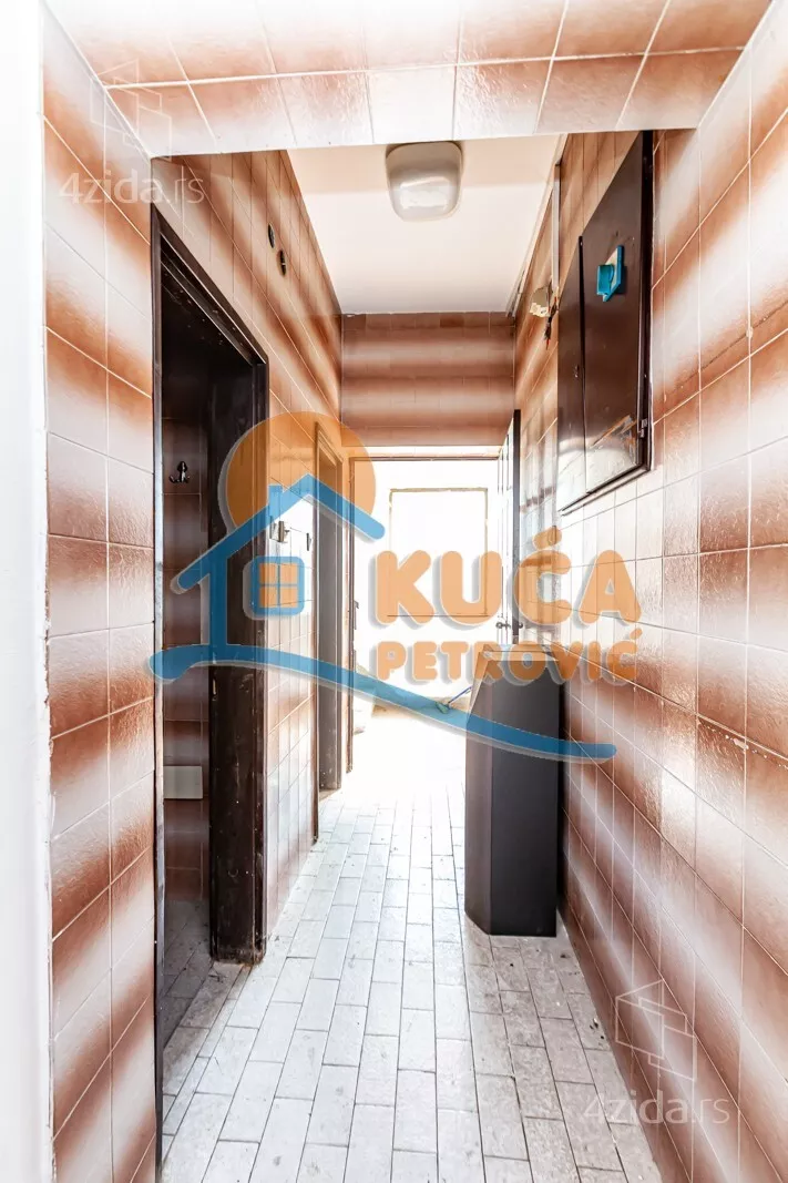 Lokal | 4zida