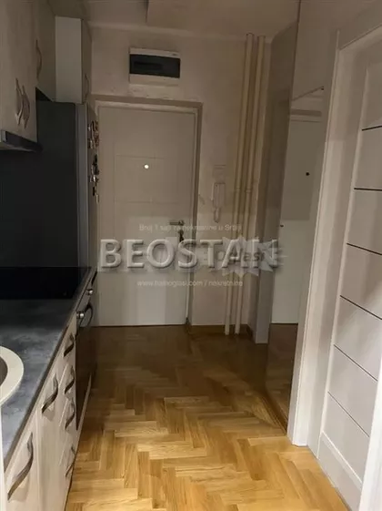 Pariske Komune | 4zida.rs