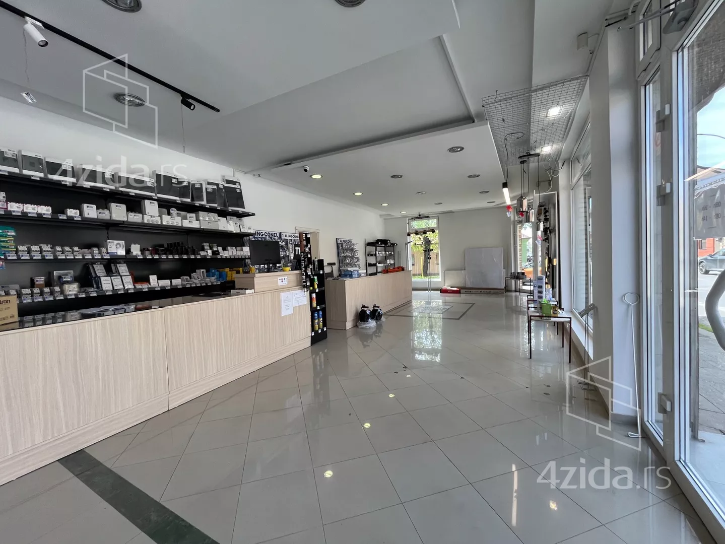Lokal | 4zida