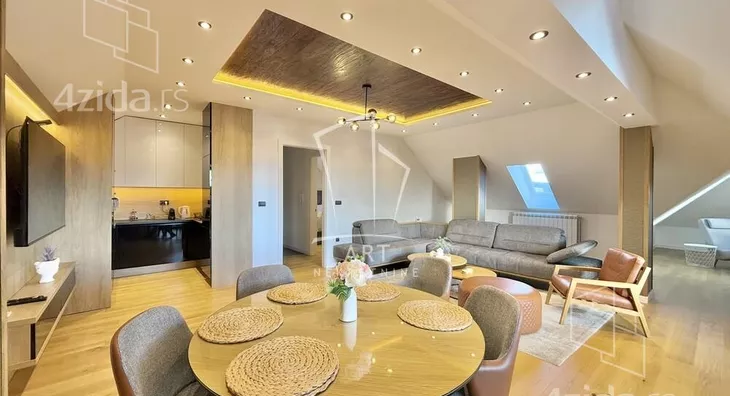 Četvoroiposoban stan | 4zida