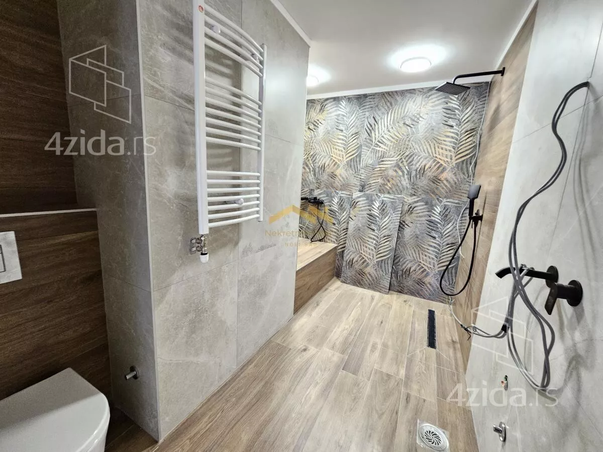 Četvoroiposoban stan | 4zida