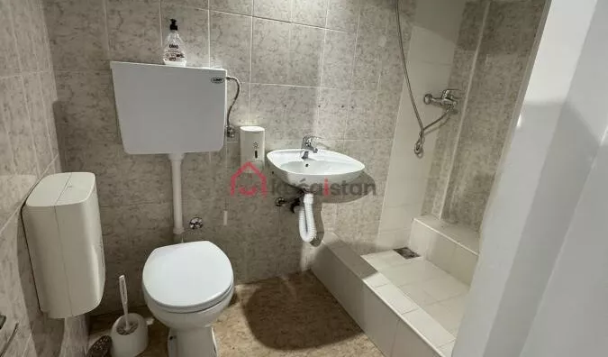 Poslovna zgrada | 4zida